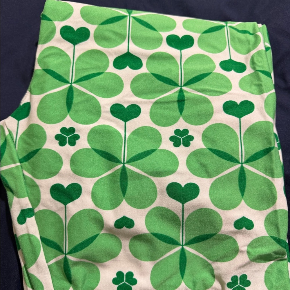 LuLaRoe St. Patrick’s Day Green Clover Leggings - TC